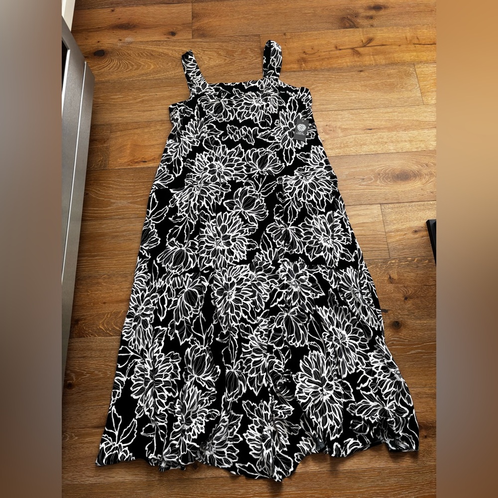 Vince Camuto Plus size Black Floral Maxi Dress xxl